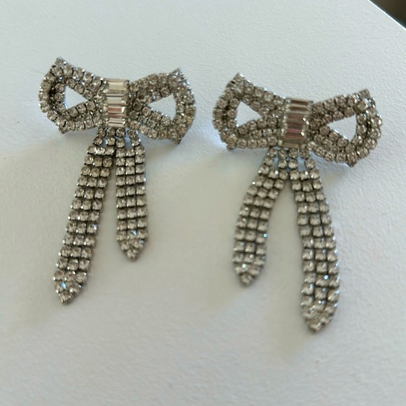 Free People Jewelry - Free people Super sparkly bow earrings